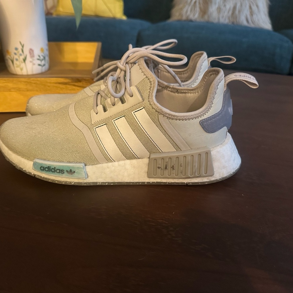 Adidas Sneakers